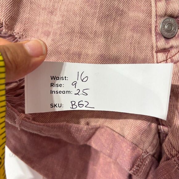 We The Free Womens Jean Shorts Mauve Pink 27 Distressed Raw Hem Button Fly - Picture 5 of 5